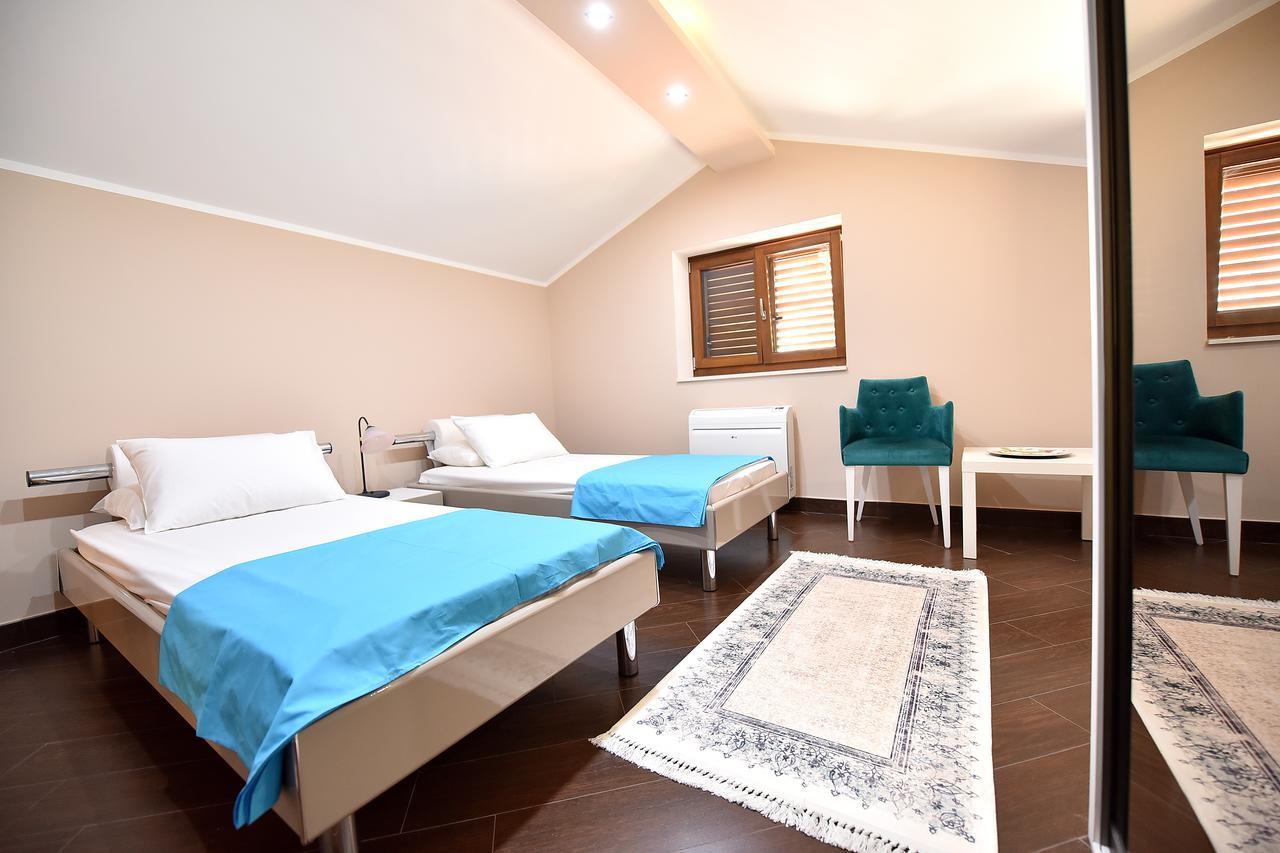 Ferienwohnung Maniva Penthouse By The Sea Kotor Exterior foto